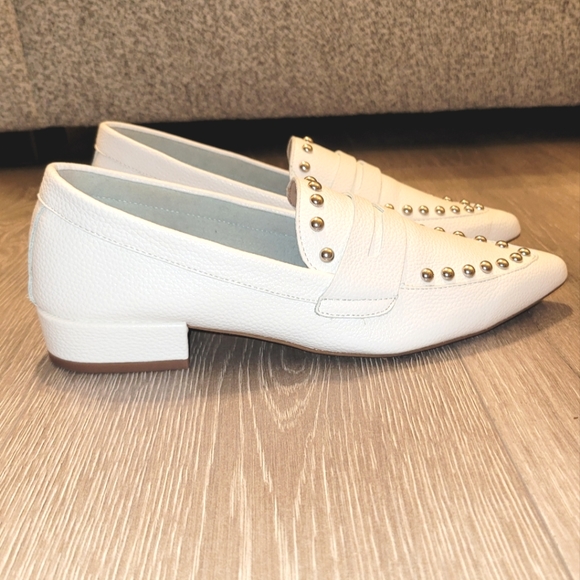 Kensie | White Leather | Pointed-Toe Studded Loafer Flats | Size 8M - Picture 4 of 7